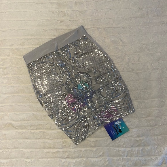 NWT Sequined Mini Skirt - Picture 4 of 5